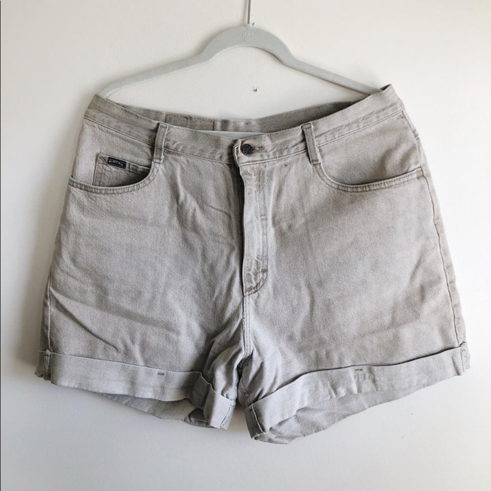 Grey denim high-wasted shorts